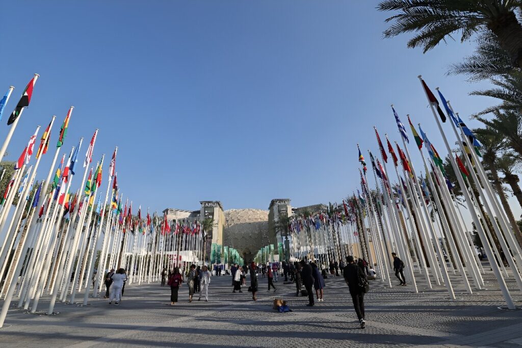 UN climate talks home in on fossil fuel deal