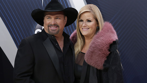 Garth Brooks, Trisha Yearwood Send Each Other Same Anniversary Message – Hollywood Life