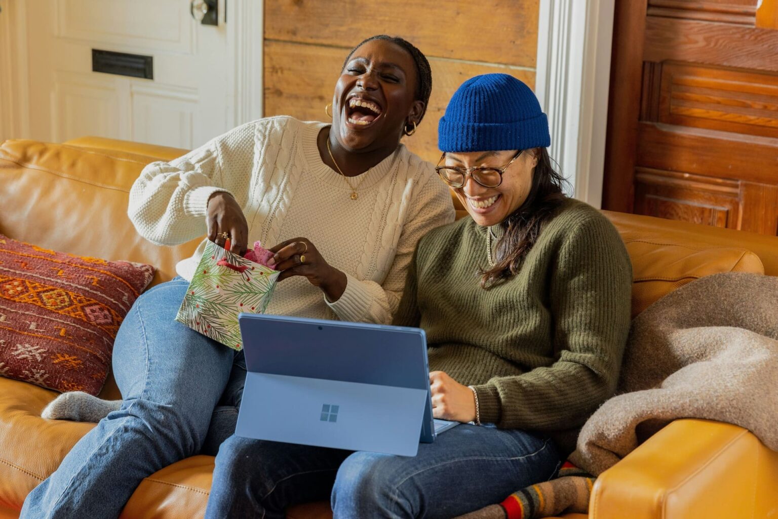 12 fun & engaging virtual icebreakers to kickstart remote meetings