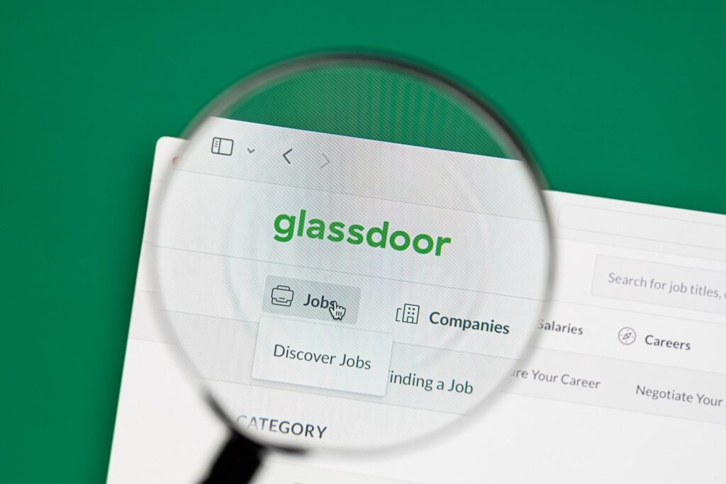 Here’s Why Nobody Trusts Glassdoor Reviews