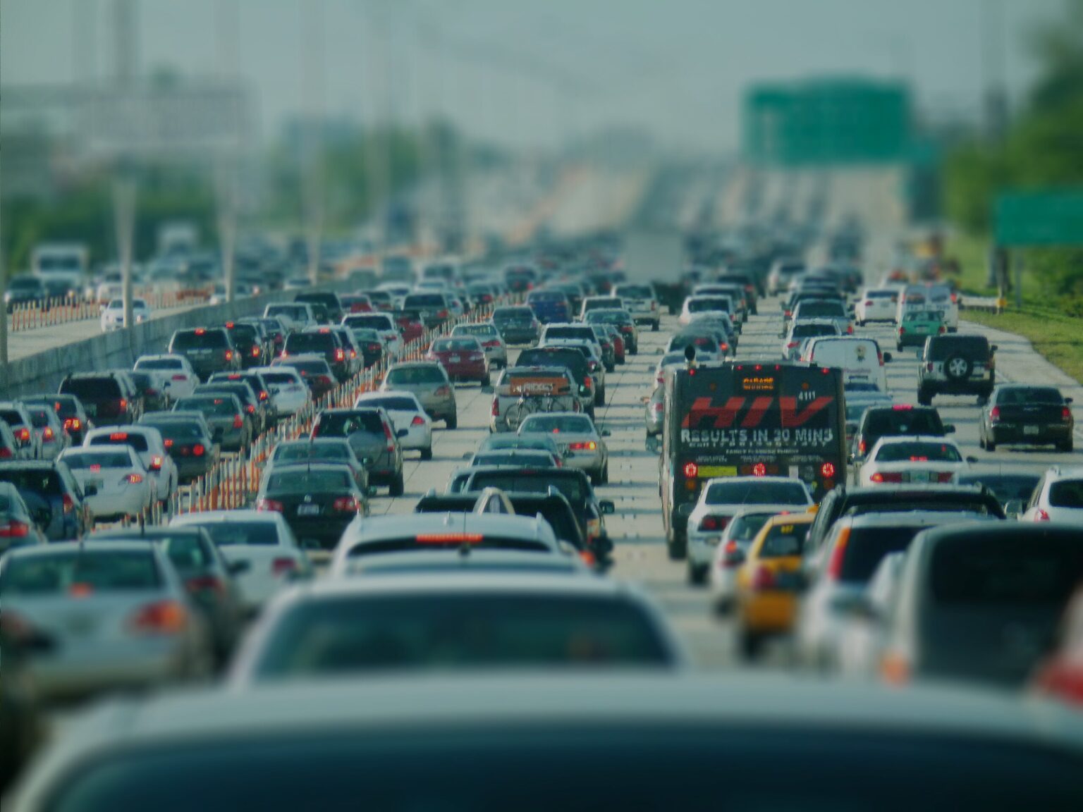 New math model explains how traffic and bacteria move