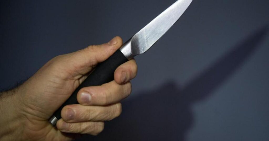 Cops discovered 3.4 inch blade on man in Glasgow city centre