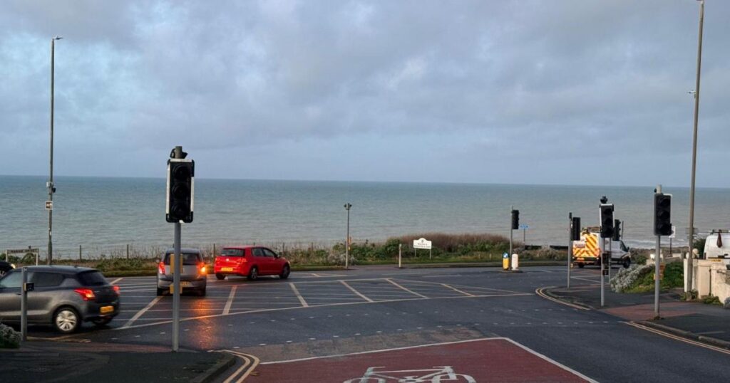 Updates as traffic lights failure causes confusion for drivers