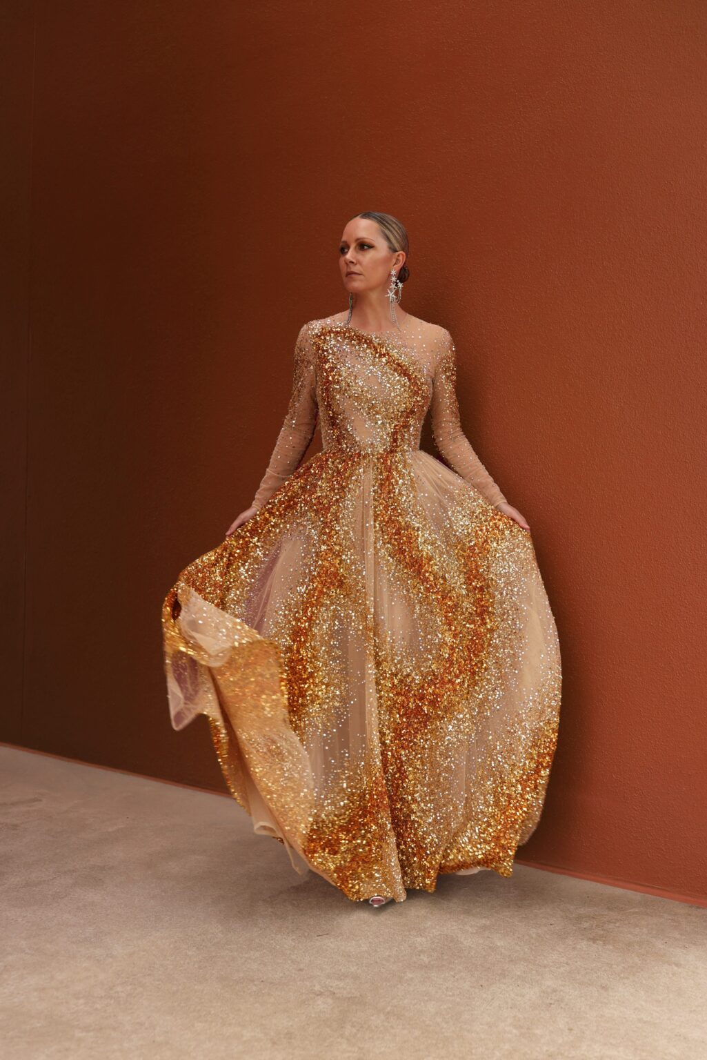 A GOLD GALA BEAUTY LOOK