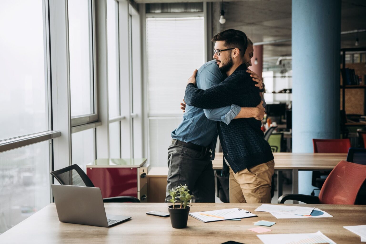 What Is Job Hugging & Is It A Threat To Employers?