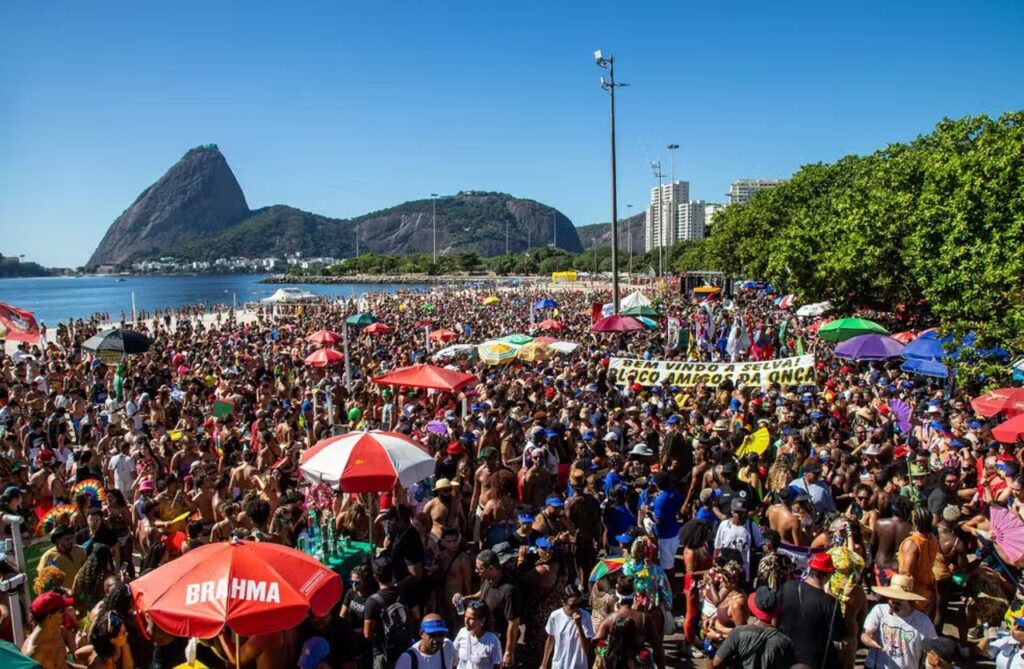 Rio Carnival glitter, microplastics ‘pollute beach’