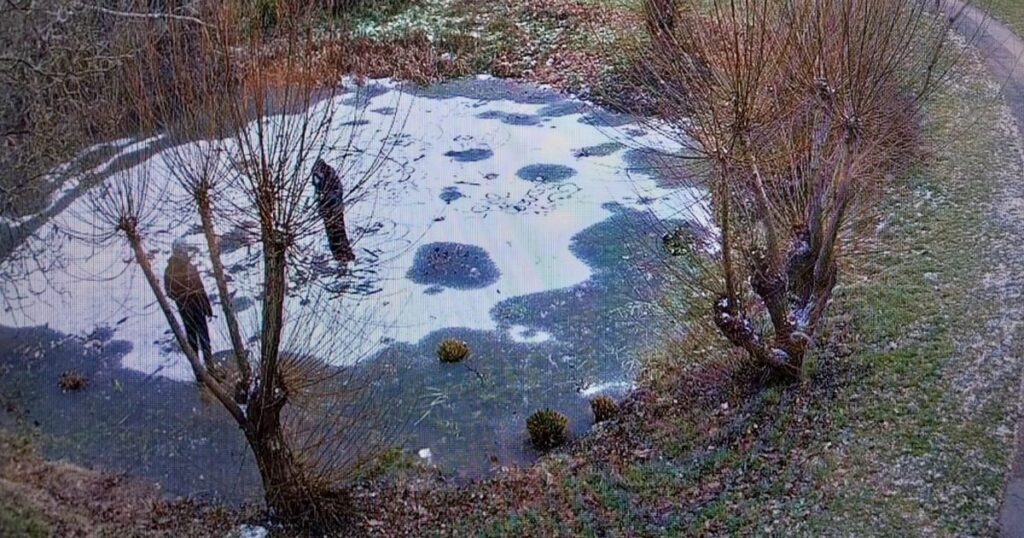 Warning issued to parents after kids pictured playing on frozen pond in Kent