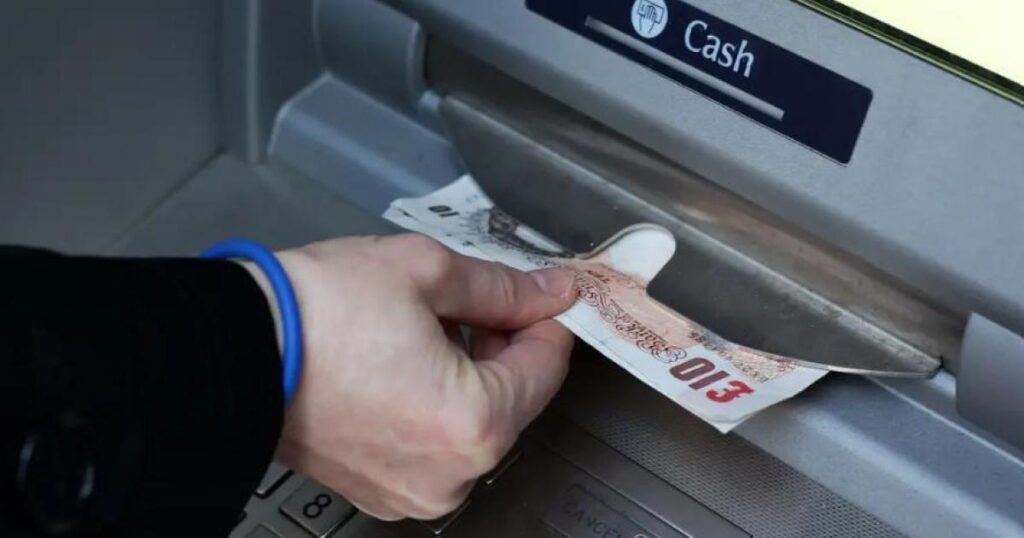 Santander closes 44 UK branches 291 jobs at risk – see the full list