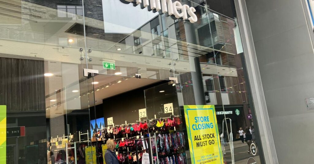 Man left woman traumatised at Glasgow Fort Ann Summers store