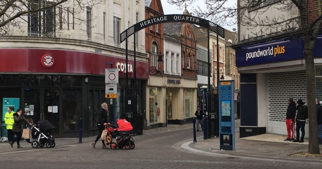 Man left with head injuries after assault in Gravesend High Street