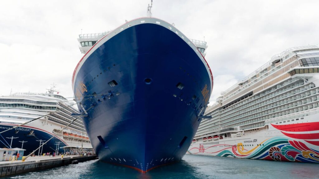 Mom and Child Rescued, Outbreak, New Pier, and More