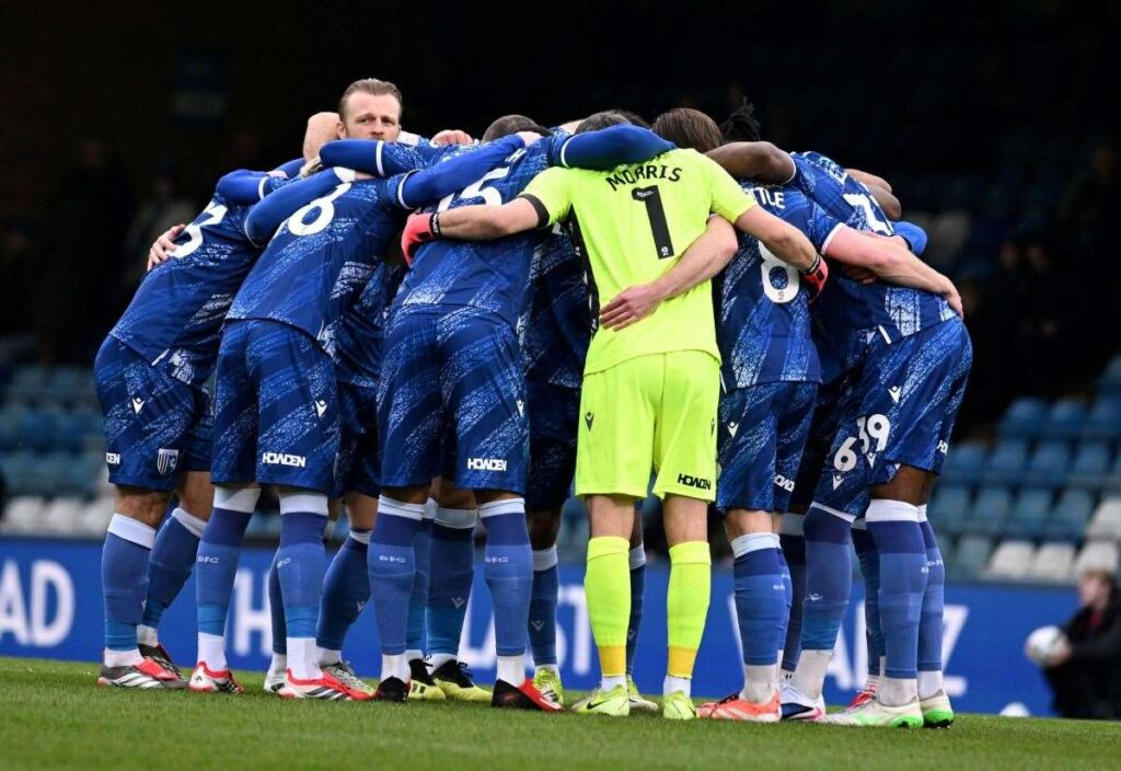 Gillingham boss Gareth Ainsworth with work to do this week to restore confidence ahead of trip to Barrow