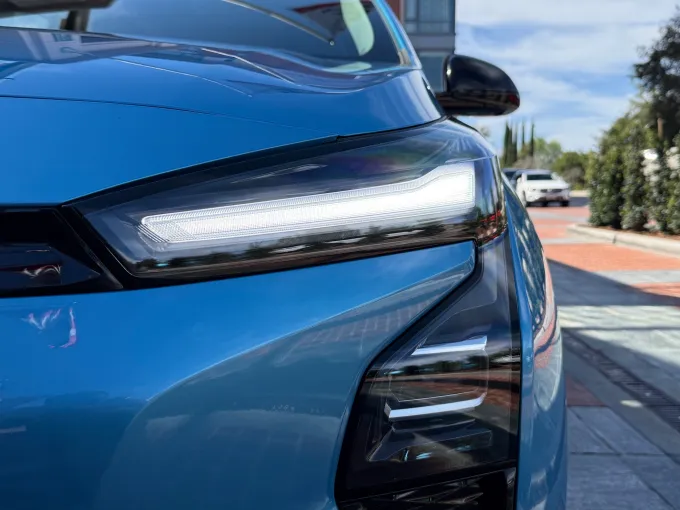 chevy-bolt-headlight