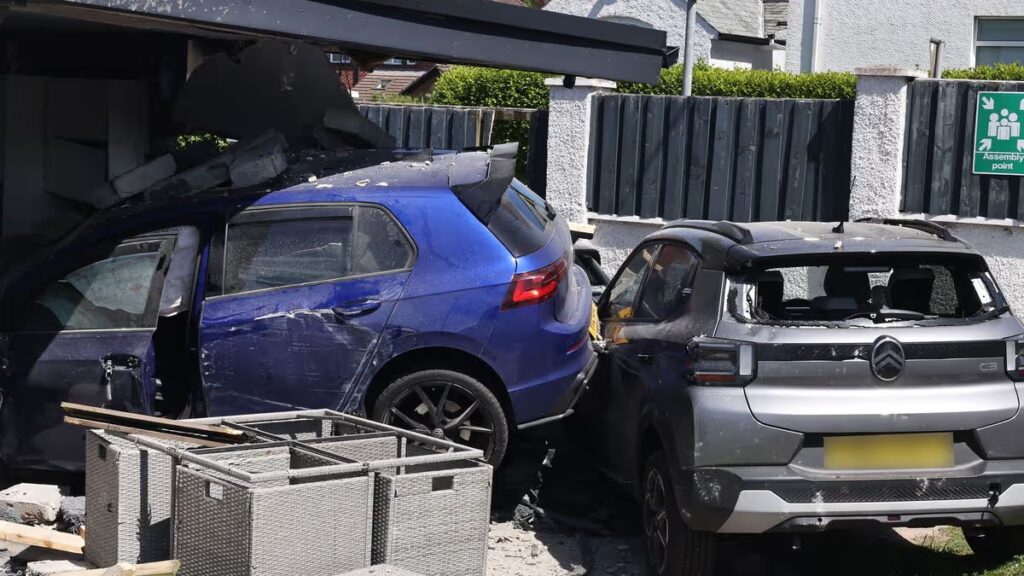 Neighbours describe tell of horror moment car crashes into Belfast property at ‘dangerous’ corner