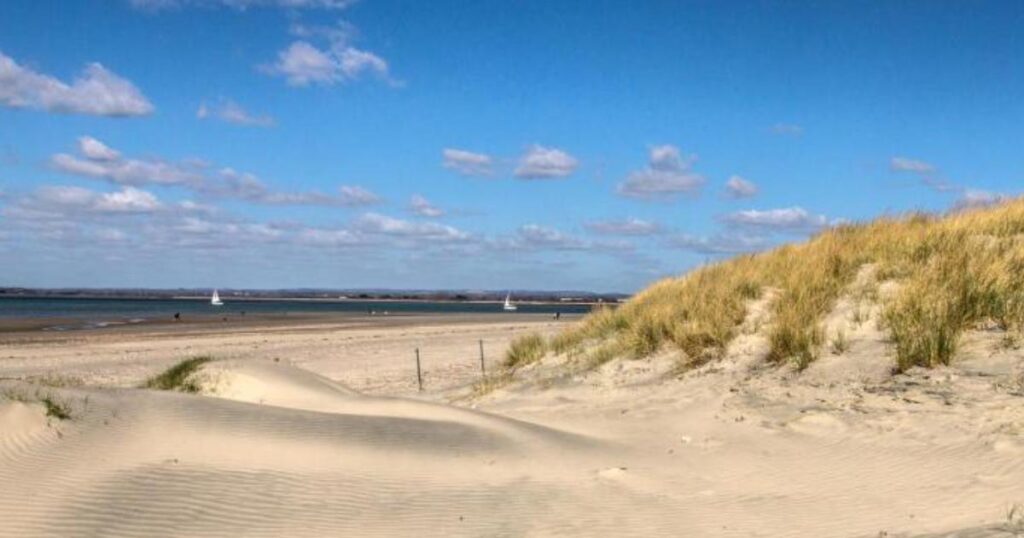 West Wittering beach car park sold out as temperatures soar