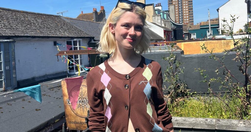 Maisie Peters performs Florescence at Brighton album launch