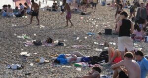 Horror as ‘tonnes’ of rubbish left on Brighton Beach
