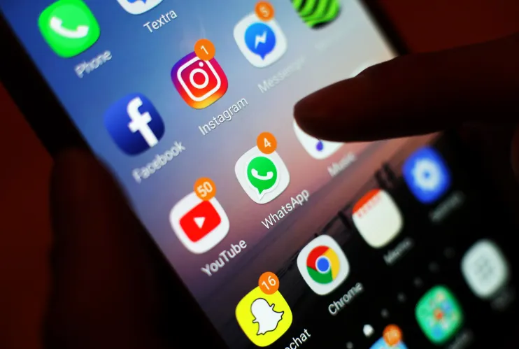 Government to take on big tech in bid to boost British news
