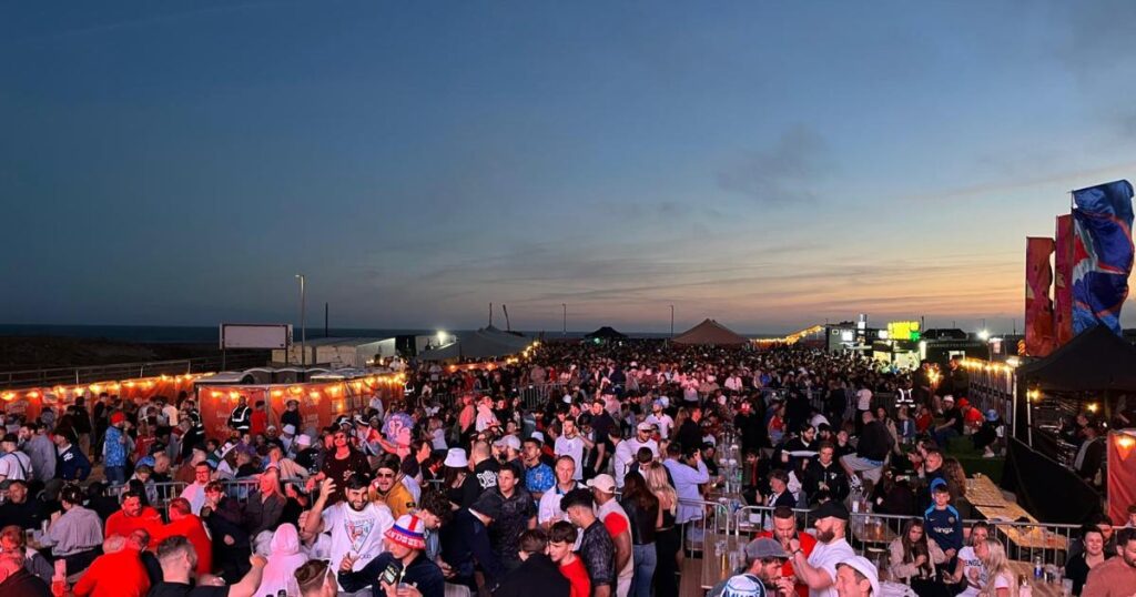 Live – fans take to the streets of Brighton for England's first World Cup game