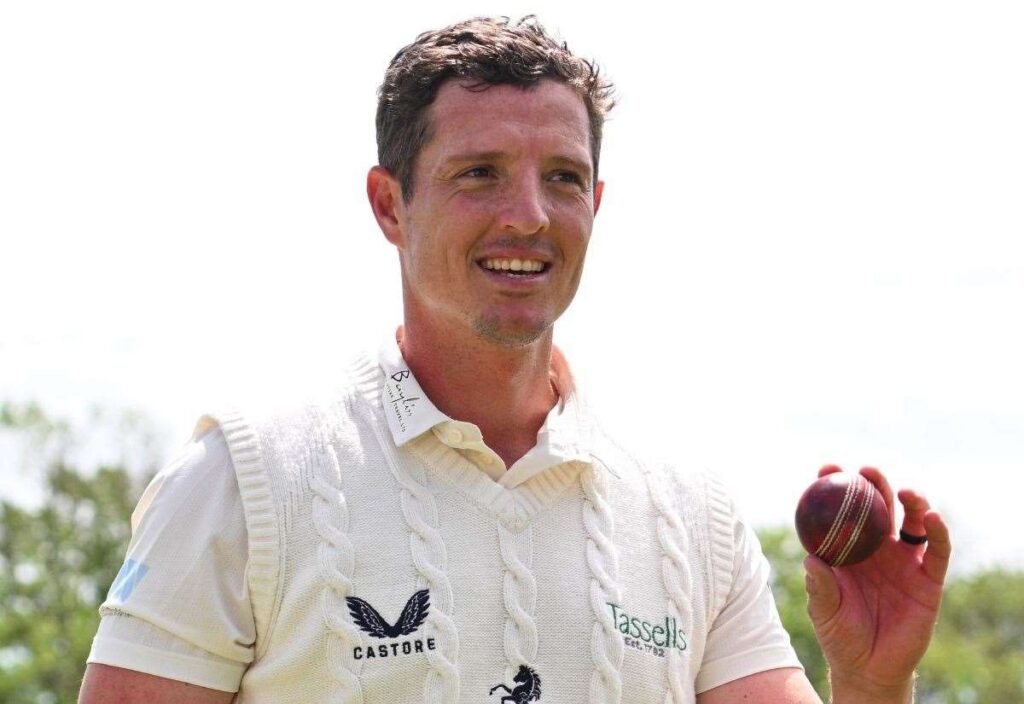 Keith Dudgeon takes 6-21 and Chris Benjamin hits 101 not out as Kent (178 & 320-8) lead Lancashire (87) by 411 runs in the County Championship at Blackpool