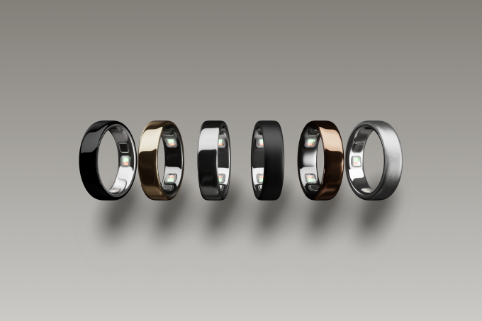 array of 6 Oura rings