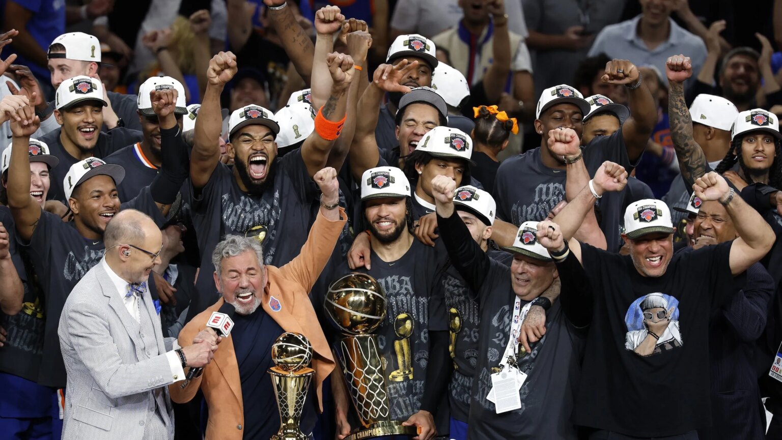 When Is the Knicks Parade? Date, Time & Attendance Details – Hollywood Life