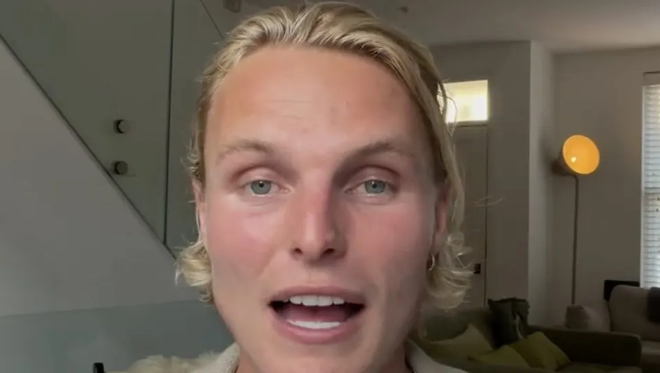 Why Did George Leave ‘Love Island UK’? ‘Private Reasons’ Explained – Hollywood Life
