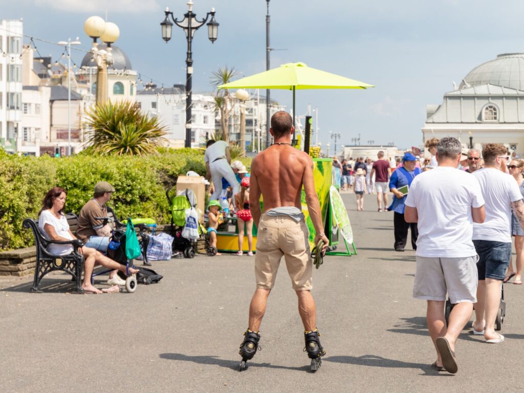 How to keep cool and stay well during hot weather – UK Health Security Agency