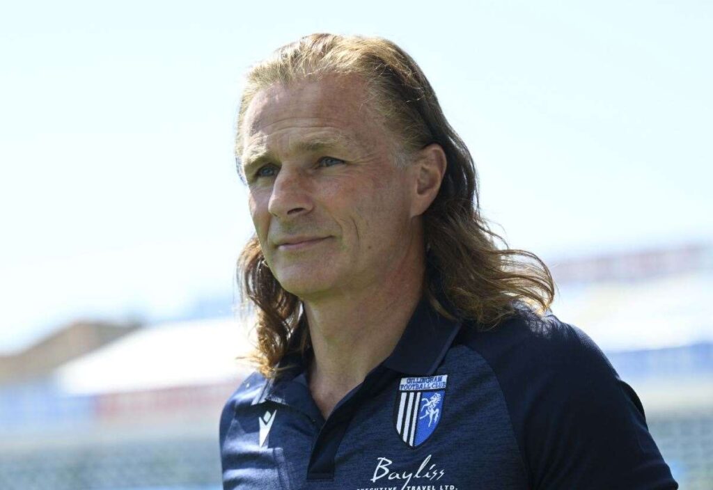 Gillingham manager Gareth Ainsworth says an experienced goalkeeper “is in the pipeline” as he looks to replace departed pair Glenn Morris and Jake Turner