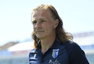 Gillingham manager Gareth Ainsworth says an experienced goalkeeper “is in the pipeline” as he looks to replace departed pair Glenn Morris and Jake Turner