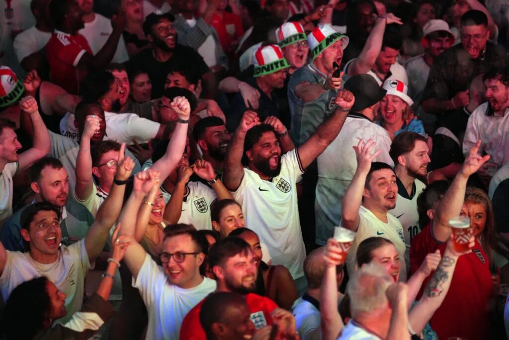 Boost for pubs as Brits set to buy 1m pints during England vs Mexico
