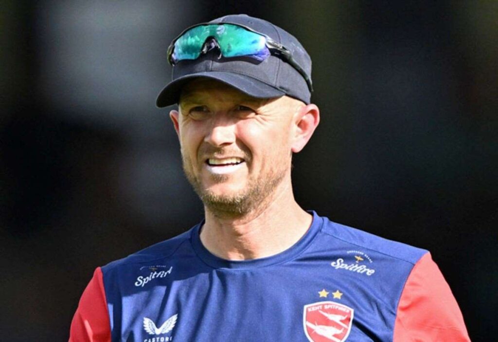 Kent Spitfires (59) bowled out for lowest-ever T20 total after losing at Worcestershire Rapids (142-7) by 83 runs