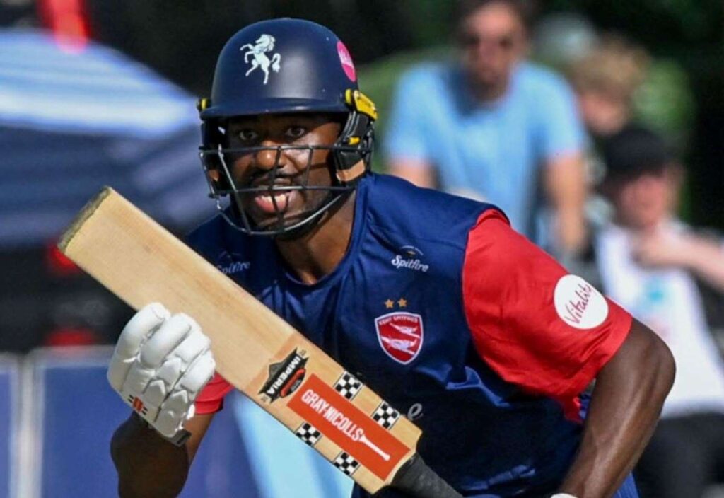 Tawanda Muyeye scores a half-century on his return but Kent Spitfires (171) lose to Hampshire Hawks (190-3) in the Vitality Blast by 19 runs