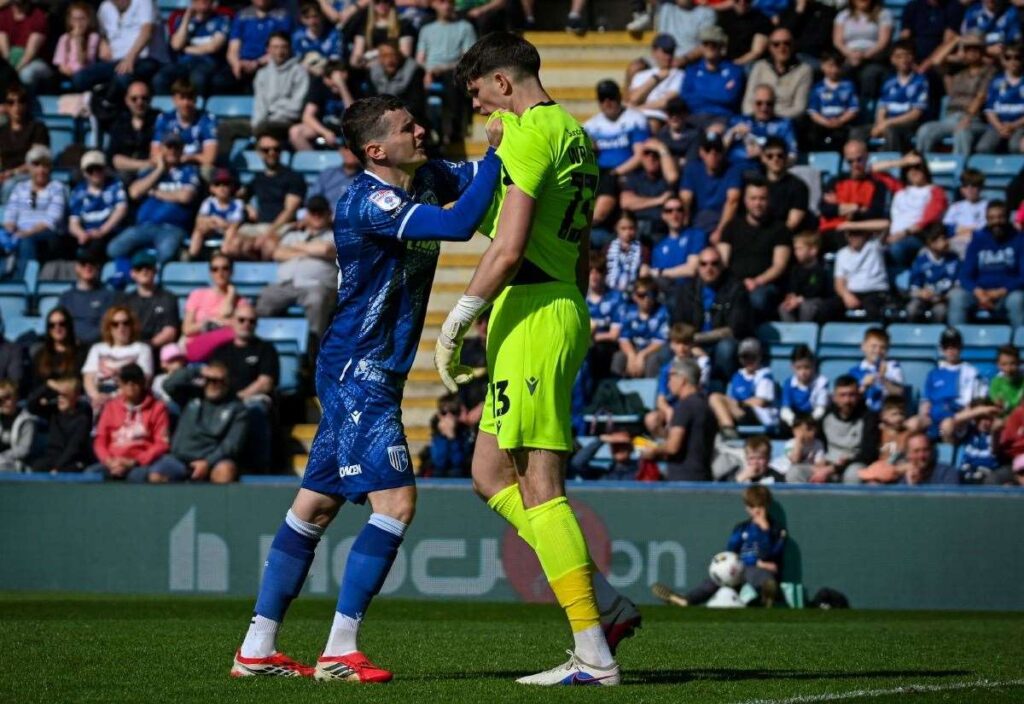 Goalkeeper Ollie Wright signs a three-year deal with Southampton before completing a season-long loan move to League Two Gillingham